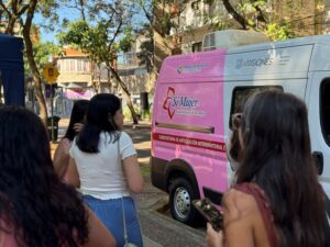 Operativo de salud por el Mes de la Mujer acercó controles médicos, estudios y asesoramiento integral en la plaza San Martín de Posadas imagen-1