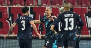 Gustavo Alfaro sonríe: Paraguay encontró la victoria ante Grecia en el botín derecho de Diego Gómez Gustavo Alfaro sonríe: Paraguay encontró la victoria ante Grecia en el botín derecho de Diego Gómez imagen-4