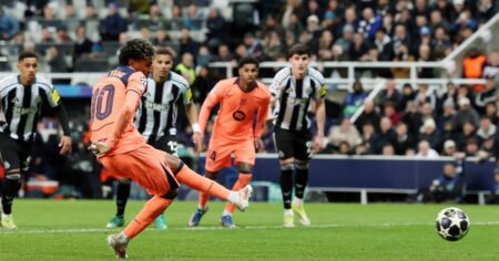 Lamine Yamal le dio el agónico empate a Barcelona en Inglaterra imagen-20