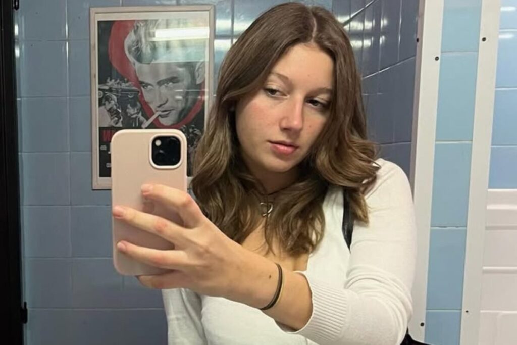 La hija de Fito Páez rompió el silencio sobre los rumores de noviazgo de su padre con Sofía Gala La hija de Fito Páez rompió el silencio sobre los rumores de noviazgo de su padre con Sofía Gala imagen-99