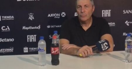 Kudelka tras la eliminación de Newell’s en la Copa Argentina: «A veces uno se queda sin recursos, herramientas para poder cambiarlo» Kudelka tras la eliminación de Newell's en la Copa Argentina: "A veces uno se queda sin recursos, herramientas para poder cambiarlo" imagen-13