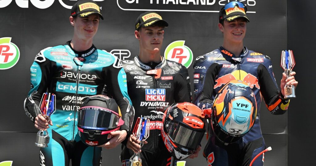 La épica de Valentín Perrone: largó 14° y llegó al podio en el estreno del Moto3 en Tailandia imagen-4