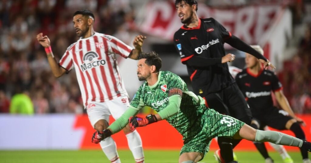 Lomónaco, de "tenemos mucha bronca" a "no hablo del arbitraje, todos fallamos" imagen-37