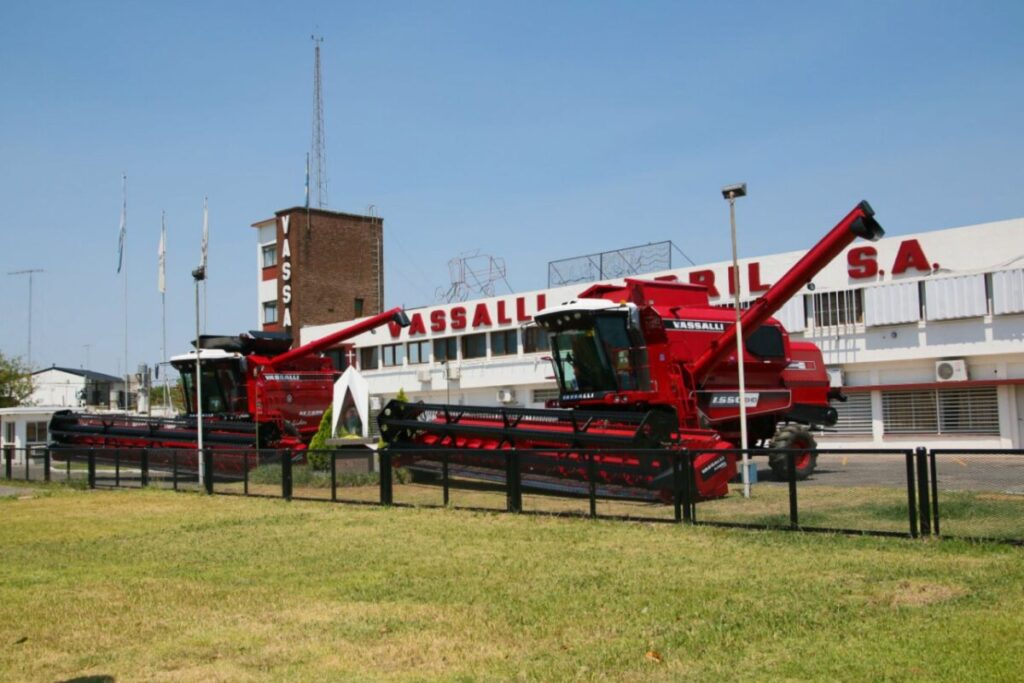 Venta en puerta: inminente cambio de dueños en una emblemática fábrica de cosechadoras imagen-101