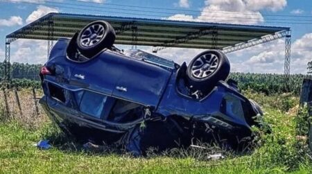 Perdió el control de la camioneta y volcó en una ruta de Corrientes: un muerto imagen-6