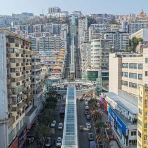 Inauguran la escalera mecánica más alta y larga del mundo: tiene nueve cuadras y ahorra 40 minutos de caminata Inauguran la escalera mecánica más alta y larga del mundo: tiene nueve cuadras y ahorra 40 minutos de caminata imagen-4