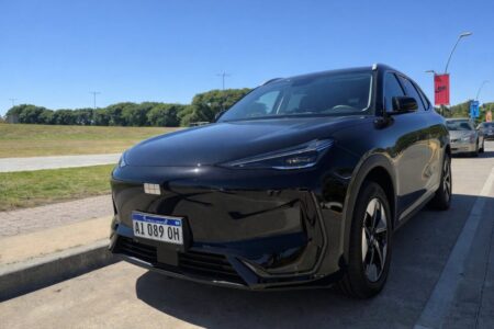 Un SUV que casi no tiene botones llegó a la Argentina para competir con su tecnología Un SUV que casi no tiene botones llegó a la Argentina para competir con su tecnología imagen-6