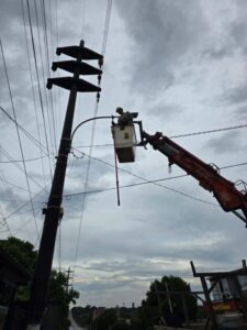 Operativo de emergencia en marcha para superar daños en la infraestructura eléctrica imagen-1