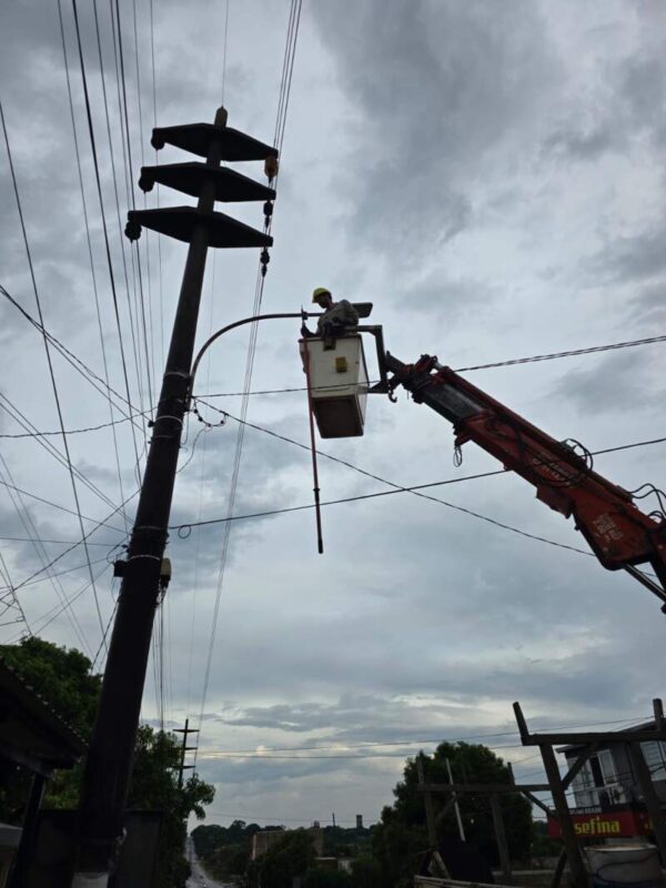 Operativo de emergencia en marcha para superar daños en la infraestructura eléctrica imagen-5