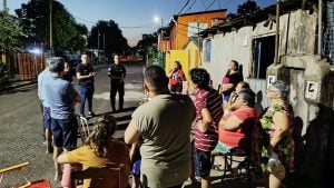 Estar presentes, escuchar y resolver: la misión de la Policía Comunitaria que llega a los barrios de toda la provincia imagen-2