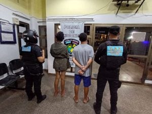 Cenaron, se mezclaron entre los clientes y escaparon sin pagar: detuvieron a una pareja acusada de estafar a un restaurante en Posadas imagen-126