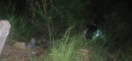 Complejo rescate en Garupá: policías extrajeron a un hombre de un barranco bajo el puente imagen-5