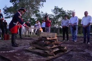 Passalacqua encabezó la “Serenata a Mbororé” y destacó la defensa histórica de la soberanía en Misiones Passalacqua encabezó la “Serenata a Mbororé” y destacó la defensa histórica de la soberanía en Misiones imagen-8