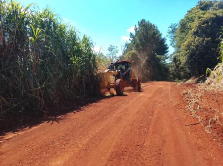 Vialidad de Misiones intensifica obras de mantenimiento en rutas terradas y caminos vecinales Vialidad de Misiones intensifica obras de mantenimiento en rutas terradas y caminos vecinales imagen-7