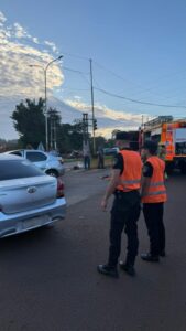 Siniestro vial entre dos autos en Puerto Iguazú dejó daños materiales Siniestro vial entre dos autos en Puerto Iguazú dejó daños materiales imagen-1