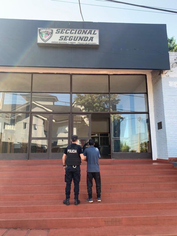Sorprendido in fraganti robando cables, intentó huir y fue detenido en Oberá Sorprendido in fraganti robando cables, intentó huir y fue detenido en Oberá imagen-4