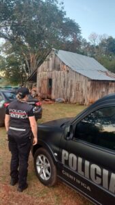 Atacó a tiros a su hijo y a su nuera en Colonia Alberdi: está prófugo y la Policía con drones rastrilla el monte imagen-71