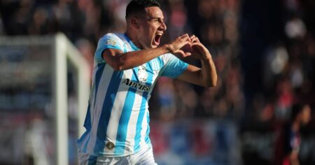 Fue dirigido por Coudet en dos clubes y se prepara para el reencuentro: "Vamos a cuidar lo nuestro en el Monumental" imagen-15