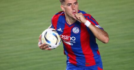 Video: Auzmendi metió un gol en la primera pelota que tocó como jugador de San Lorenzo Video: Auzmendi metió un gol en la primera pelota que tocó como jugador de San Lorenzo imagen-11