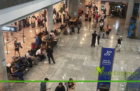 «Amenaza» en el aeropuerto de Iguazú obligó a evacuar pasajeros y suspender operaciones imagen-70