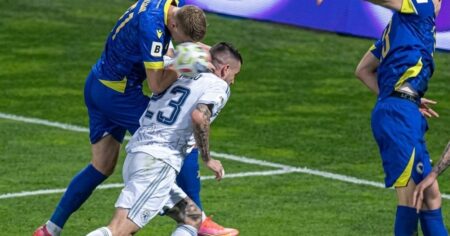 La mano de Dzeko en el gol de Bosnia por la que se queja toda Italia imagen-44