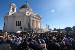 Itatí se prepara para Semana Santa con celebraciones religiosas, un festival de chamamé y el encuentro nacional de Fiat 600 imagen-7