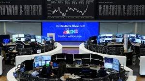 Caen las bolsas del mundo por la escalada en Medio Oriente y se disparan los precios del petróleo y del gas imagen-7