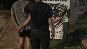 Intentó robar un aire acondicionado en un CAPS y fue detenido tras un rápido despliegue policial en Posadas Intentó robar un aire acondicionado en un CAPS y fue detenido tras un rápido despliegue policial en Posadas imagen-1