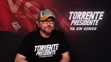 “Estoy harto de los límites del humor, ¿dónde están los límites del drama?” Santiago Segura defiende la sátira de 'Torrente presidente' imagen-108
