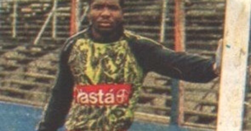 La historia de Efford Chabala: el único jugador de Zambia que jugó en Argentina y murió en un trágico accidente La historia de Efford Chabala: el único jugador de Zambia que jugó en Argentina y murió en un trágico accidente imagen-44