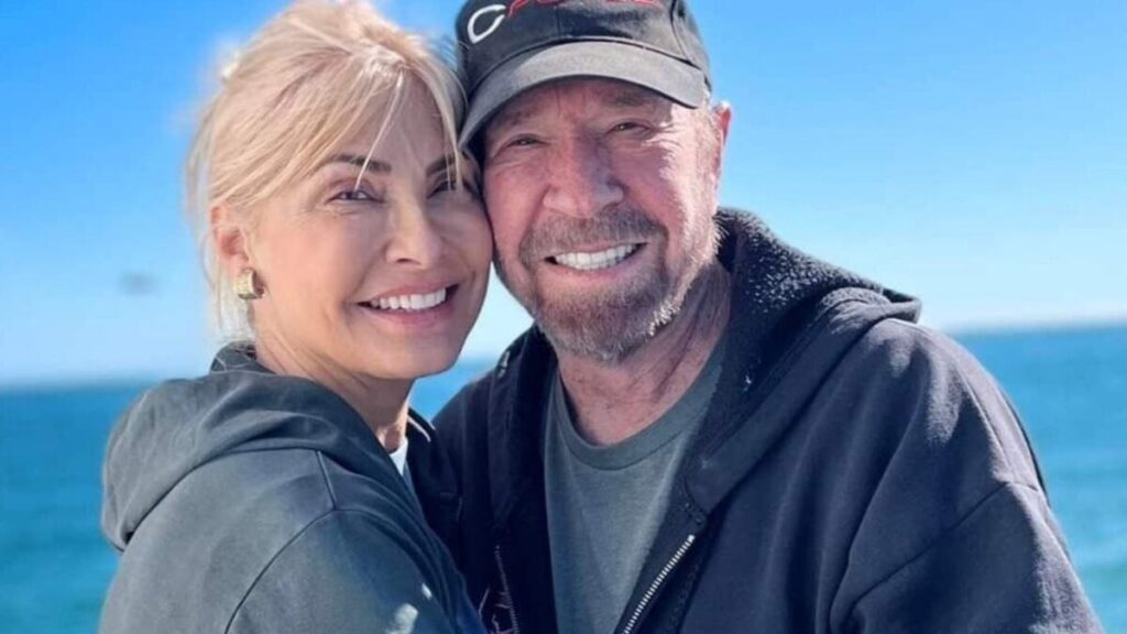 Chuck Norris se había retirado en 2017 para cuidar de su mujer 23 años menor Chuck Norris se había retirado en 2017 para cuidar de su mujer 23 años menor imagen-5