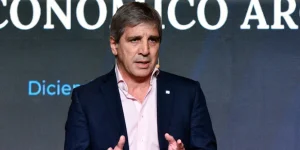 La explicación de Caputo tras el dato de inflación: “La economía está en un proceso de corrección de precios relativos” imagen-8