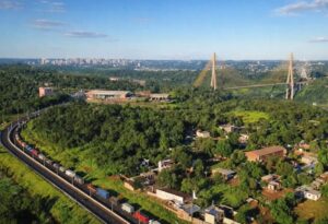 Camioneros de Paraguay piden prioridad para cargas en el Puente de la Integración imagen-70