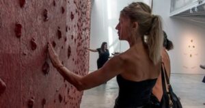 Esculturas, vulvifloras y un potente autorretrato, Paloma Mejía llega a la galería OdA imagen-3