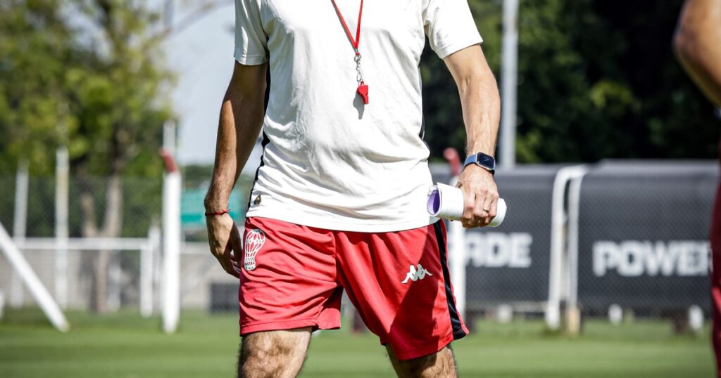 Diego Martínez y el Colo Gil cerraron líneas antes del Huracán - River: "En nuestra cancha y con nuestra gente" imagen-40