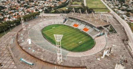 Licitación del estadio Minella marplatense: polémica por un símbolo histórico Licitación del estadio Minella marplatense: polémica por un símbolo histórico imagen-24