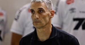 Se fue el DT argentino de Neymar en Santos: llegó un histórico imagen-3