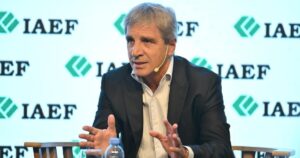 El Plan Otoño que discute Caputo incluye un "pagadiós" para las deudas domésticas imagen-4