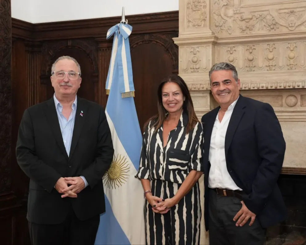 Nación y Misiones sellan un acuerdo clave para reforzar las jubilaciones Nación y Misiones sellan un acuerdo clave para reforzar las jubilaciones imagen-5