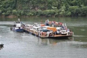 Gestionan extender el horario de la balsa entre Alba Posse y Porto Mauá imagen-2