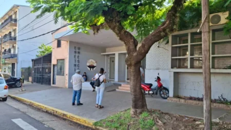 Estudiante autolesionado por arma de fuego en Epet 1: "lo que se hizo de inmediato fue llamar a las familias de los testigos" imagen-5