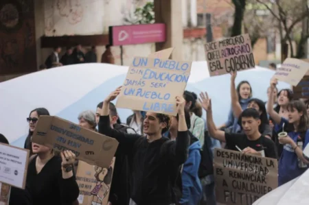 Paro universitario en Misiones: “Tenemos pérdidas salariales del 54%” imagen-6