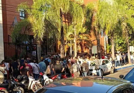 Paro de municipales en Posadas: trabajadores iniciaron una protesta tras fracasar la negociación salarial imagen-4