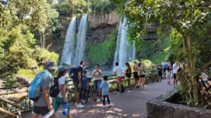 Cataratas recibió 15 mil turistas durante el fin de semana largo imagen-2