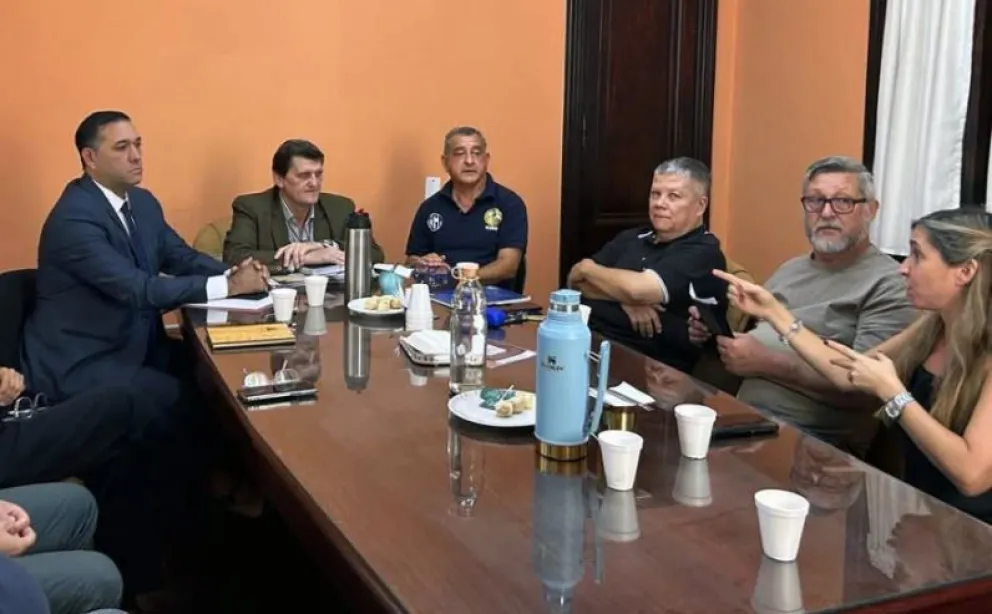 Safrán encabezó mesas técnicas previsionales con gremios para agilizar reclamos y aclarar criterios jubilatorios Safrán encabezó mesas técnicas previsionales con gremios para agilizar reclamos y aclarar criterios jubilatorios imagen-5