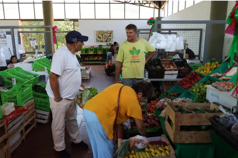 Ventas moderadas y expectativas puestas en Semana Santa en el Mercado Concentrador de Eldorado imagen-5