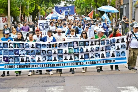 Posadas marchó para sostener la memoria activa y dar testimonios imagen-12