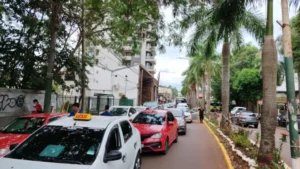 Endurecen controles en taxis y remises y crece el conflicto en Iguazú imagen-3