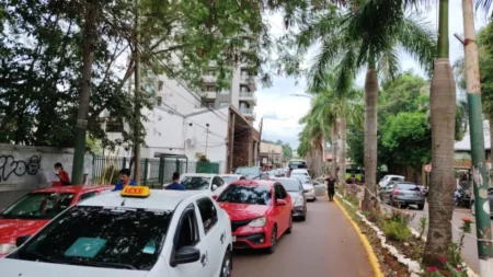Endurecen controles en taxis y remises y crece el conflicto en Iguazú imagen-7
