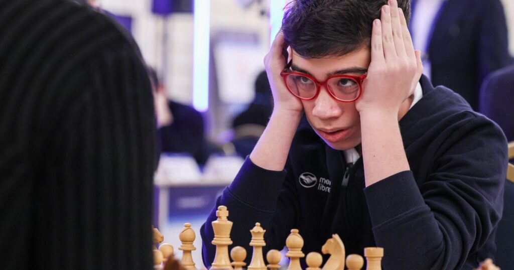 Faustino Oro perdió su invicto en el Abierto de Aeroflot, donde busca convertirse en el Gran Maestro más joven de la historia imagen-40